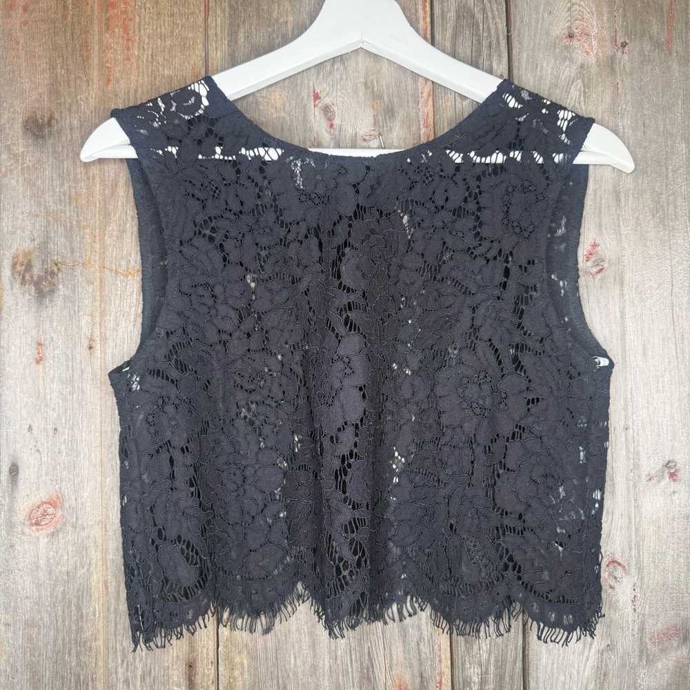 Jenny Yoo Anthropologie Black Lace Sleeveless Crop Top Scalloped Hem size Small